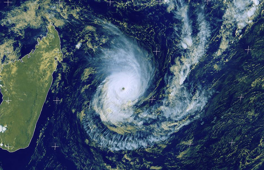 Le cyclone FREDDY  : alerte Orange  jusqu’à demain mardi.